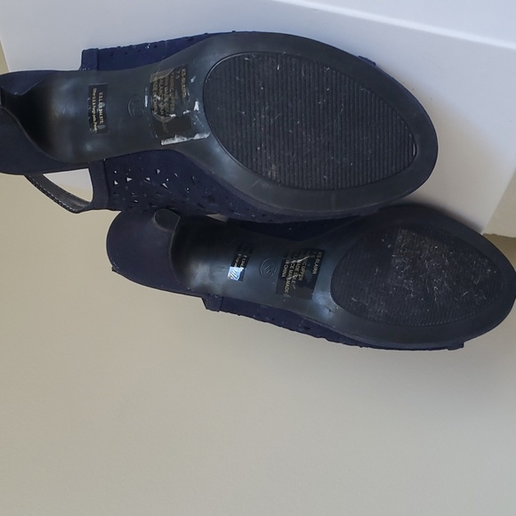 Sling Back Cut Out Navy Shoe with Rhinestones NWT - Picture 5 of 8